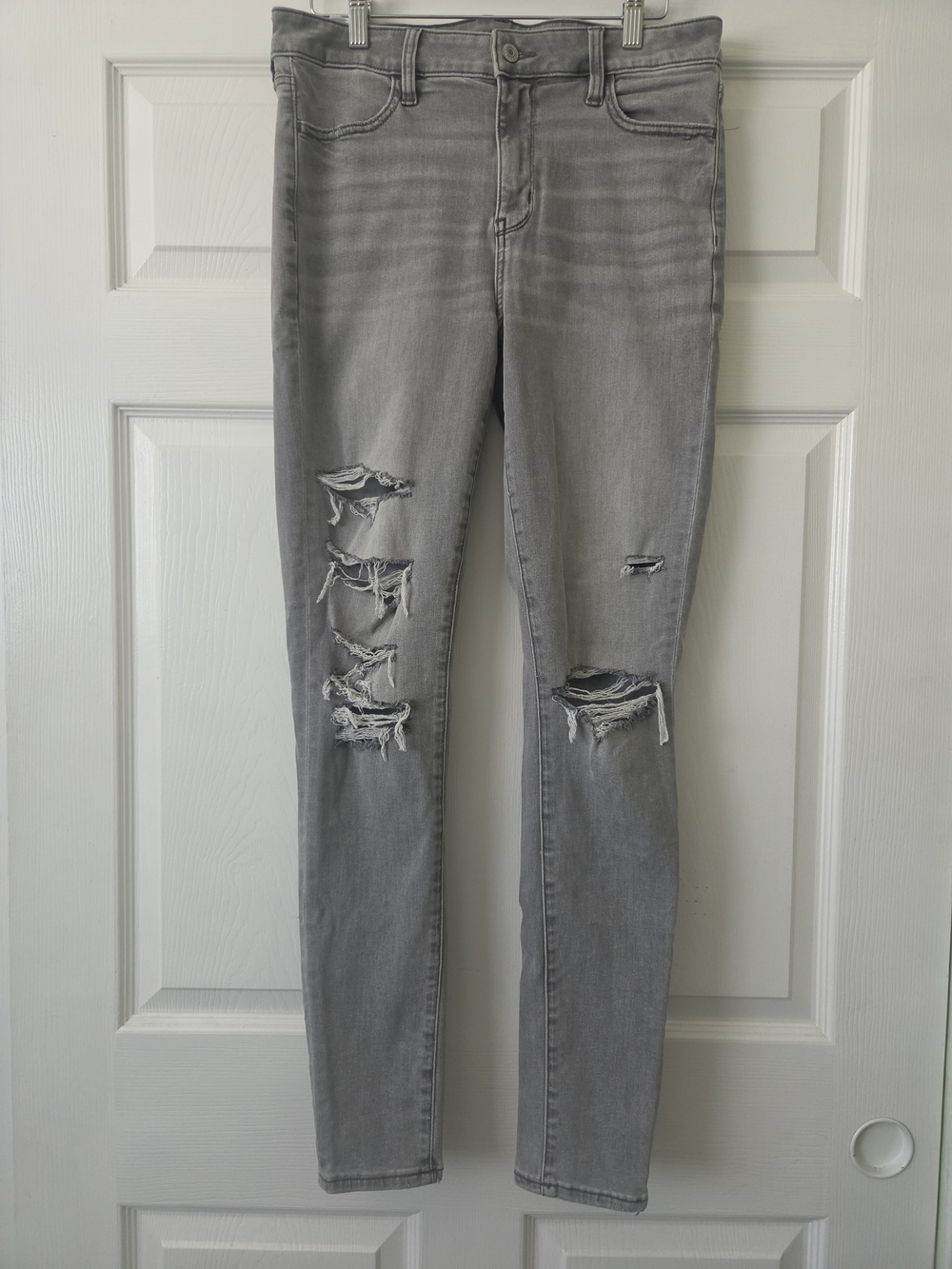 American Eagle Women's Gray Distressed Skinny Jeans Stretch Ripped Denim 10 Long